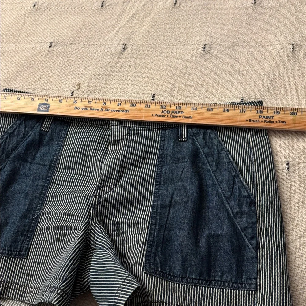 Pilcro Railroad Stripe Denim Shorts Size 31 - Picture 12 of 15